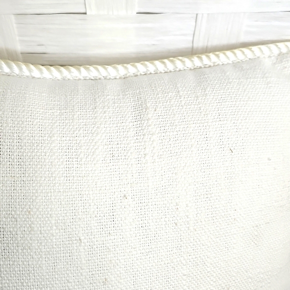 👉 "WE'RE STAYING TOGETHER FOR THE SAKE OF THE DOG" ACCENT PILLOW ~B&W 11 X 7 - Picture 3 of 5